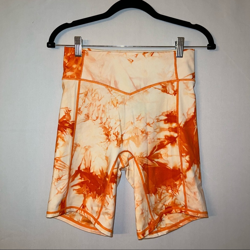 Balance Athletica orange tie dye marble Rider bike shorts, size medium